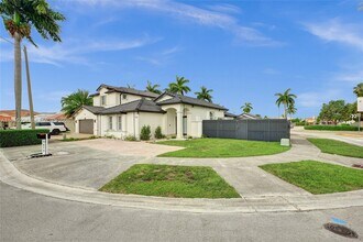 898 NW 131st Ave in Miami, FL - Building Photo - Building Photo