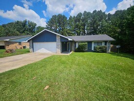 109 Franklin St in New Llano, LA - Building Photo