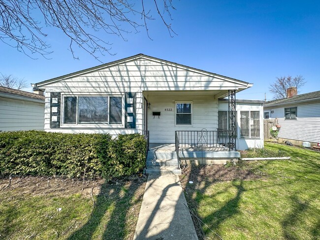 property at 4322 Hoyt Ave
