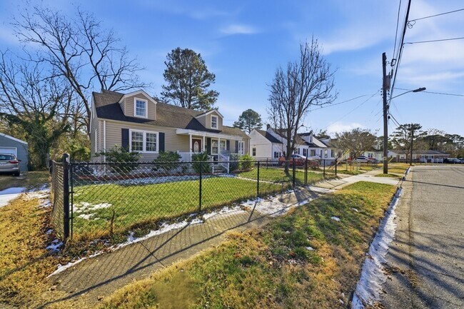 4549 Bankhead Ave in Norfolk, VA - Building Photo - Building Photo