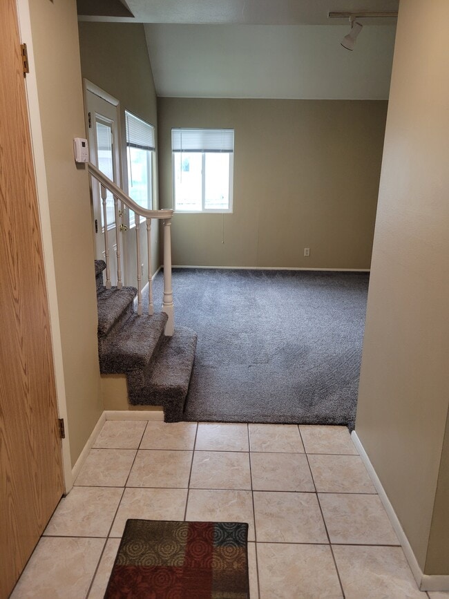 4207 W Bampton Ln in Kearns, UT - Foto de edificio - Building Photo