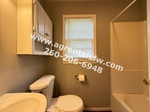 2329 Barnhart Ave in Fort Wayne, IN - Building Photo - Building Photo