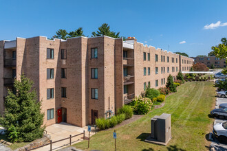 Metropolitan West Chester in West Chester, PA - Foto de edificio - Building Photo