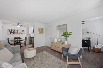 Timber Glen Apartments in Batavia, OH - Building Photo - Building Photo