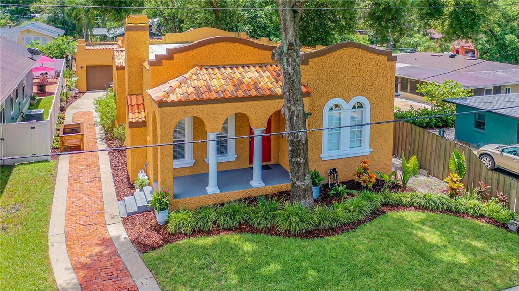 220 W Minnehaha St in Tampa, FL - Building Photo