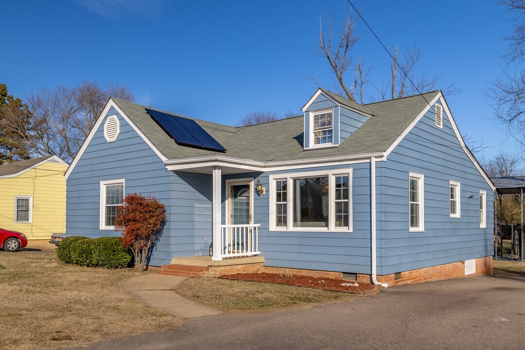 2417 Homeview Dr in Richmond, VA - Building Photo