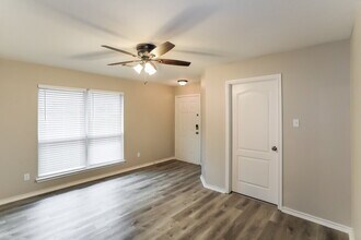 3016 Casa Bella Dr in Arlington, TX - Building Photo - Building Photo
