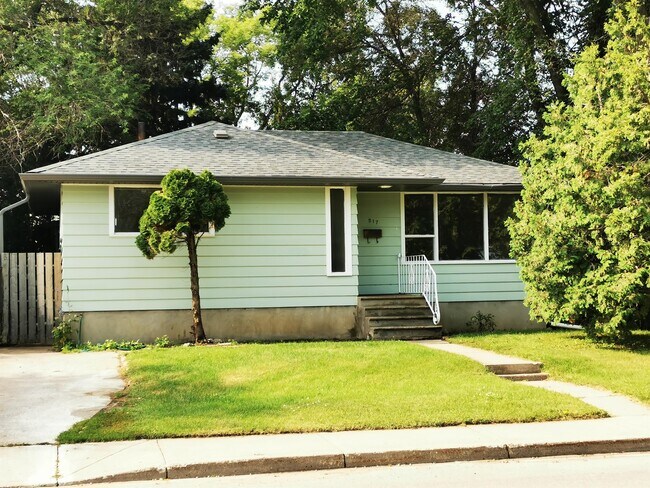 517-522 22 St E in Prince Albert, SK - Building Photo - Building Photo