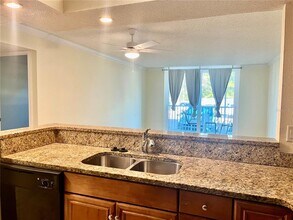 2700 Coconut Bay Ln in Sarasota, FL - Building Photo - Building Photo