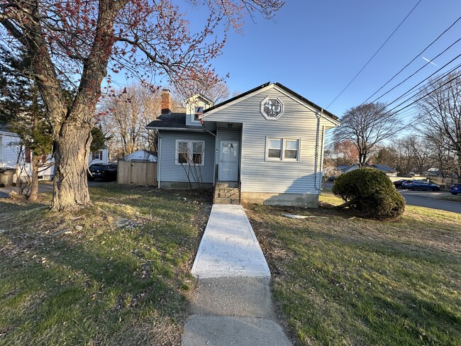187 Danforth St in Framingham, MA - Building Photo - Building Photo