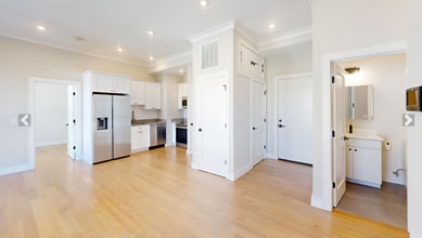 19 Highgate St in Boston, MA - Foto de edificio - Building Photo