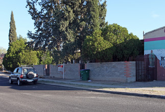 375-385 W 33rd St in Tucson, AZ - Building Photo - Building Photo