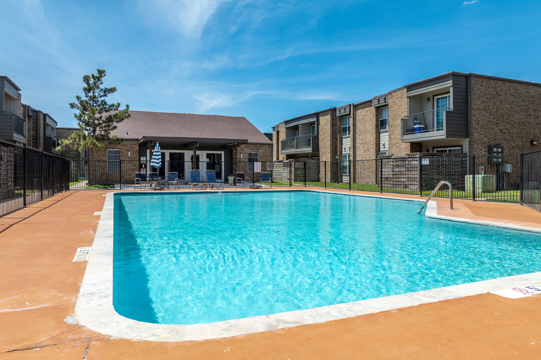 Central Park Apartments in Victoria, TX - Foto de edificio