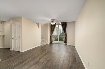 16120 Stuebner Airline Rd in Spring, TX - Foto de edificio - Building Photo
