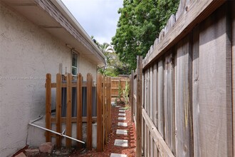 0 NW 74th Terrace-Unit -0 in Tamarac, FL - Building Photo - Building Photo