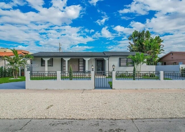 865 W 72nd Pl in Hialeah, FL - Building Photo - Building Photo