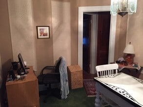 42 Pinewood Ave, Unit 2 in Albany, NY - Building Photo - Building Photo