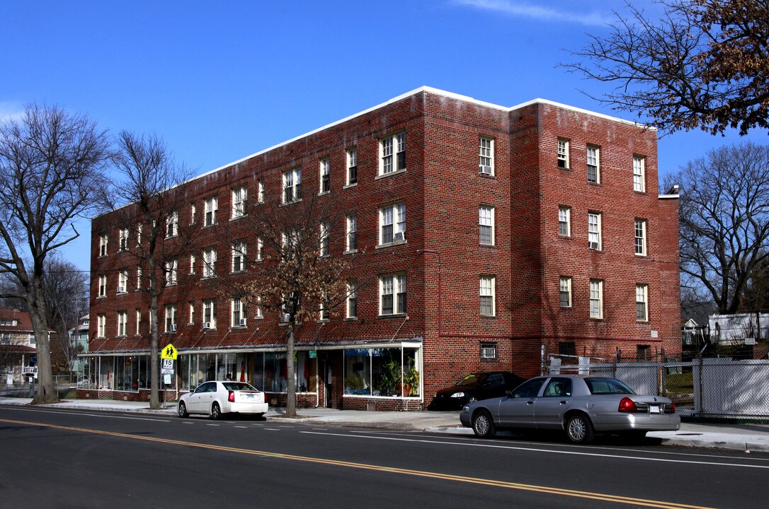 6228 N Dakota Ave NW in Washington, DC - Building Photo