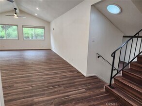 2523 Deerpark Dr in Fullerton, CA - Foto de edificio - Building Photo