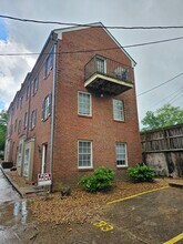 613 University Dr in Starkville, MS - Foto de edificio - Building Photo