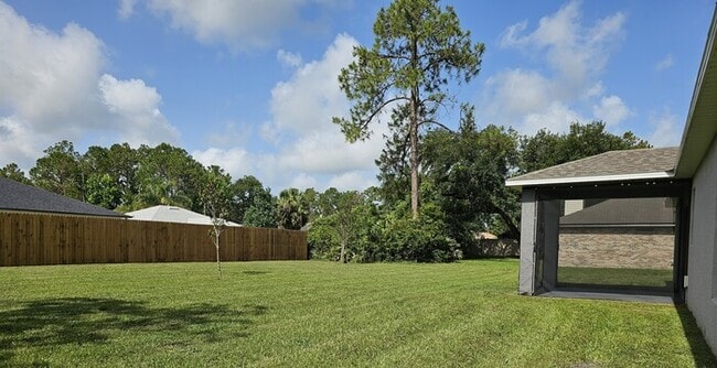 18 Port Ln in Palm Coast, FL - Building Photo - Building Photo
