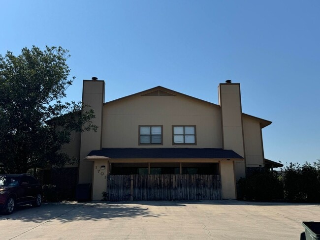 1701 Cedarview Cir