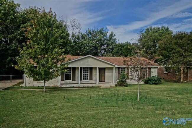 property at 5300 Whitesburg Dr