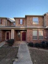 2743 Hyde Park Dr in Grand Prairie, TX - Building Photo