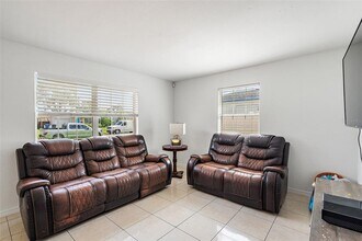 5542 19th Ave N in St. Petersburg, FL - Building Photo - Building Photo