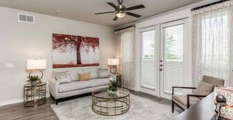 18833 Town Ridge Ln in Webster, TX - Building Photo