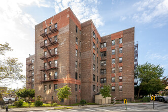 Bayshore Gardens in Brooklyn, NY - Building Photo - Building Photo