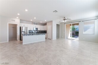 4330 Eatons Rnch Ct in North Las Vegas, NV - Building Photo - Building Photo