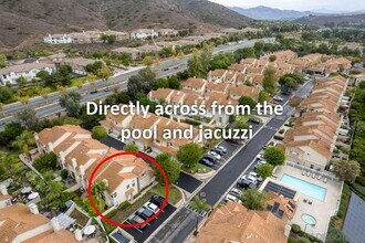 11002 Creekbridge Pl in San Diego, CA - Building Photo - Building Photo