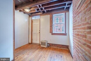 914 Lemmon St in Baltimore, MD - Building Photo
