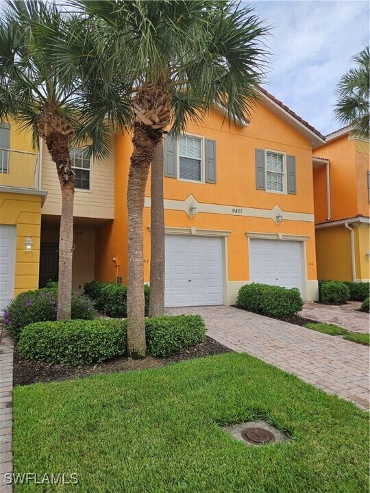 9807 Solera Cove Pointe in Ft. Myers, FL - Building Photo