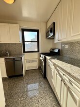 145 Fourth Avenue, Unit 10J in New York, NY - Building Photo - Building Photo