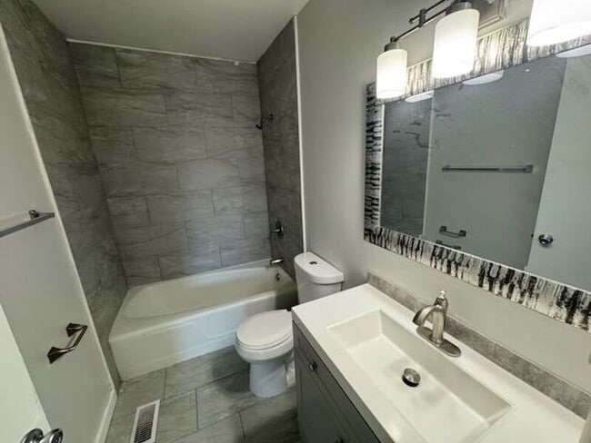 property at 2596 Robin Rd