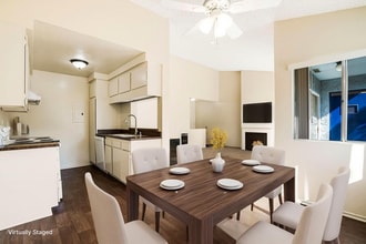 Villa Marina Apartments in Oxnard, CA - Foto de edificio - Building Photo