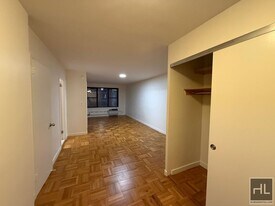 Fourth Avenue in New York, NY - Building Photo