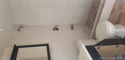 2525 Hollywood Blvd-Unit -204 in Hollywood, FL - Building Photo - Building Photo