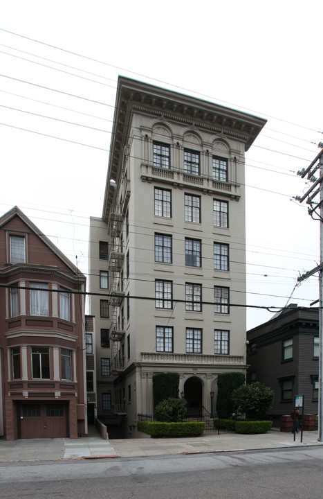 2555 Larkin St in San Francisco, CA - Building Photo