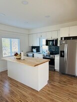 515 Cow Hill Rd in Mystic, CT - Building Photo