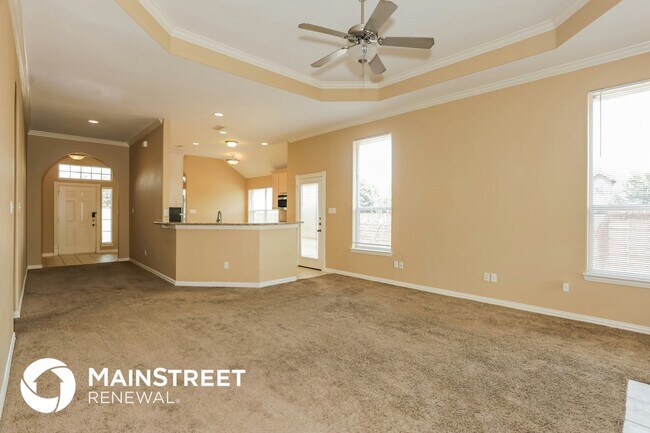 1424 Sierra Blanca Dr in Burleson, TX - Foto de edificio - Building Photo