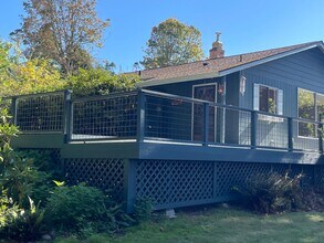 6408 S Admiralty Way in Freeland, WA - Building Photo - Building Photo