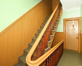 47-10 11th St in Queens, NY - Building Photo - Building Photo