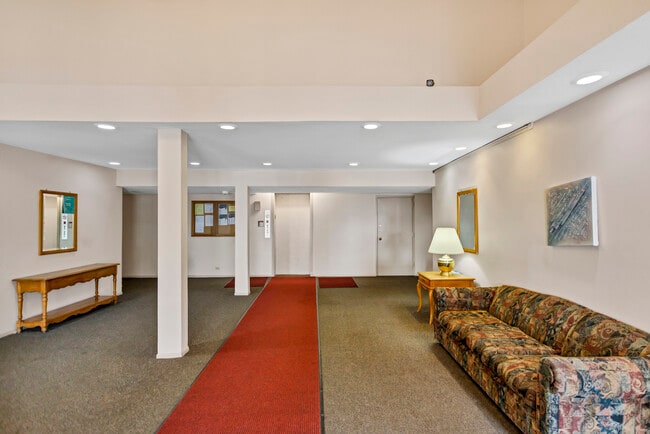 1880 Bonnie Ln in Hoffman Estates, IL - Foto de edificio - Building Photo