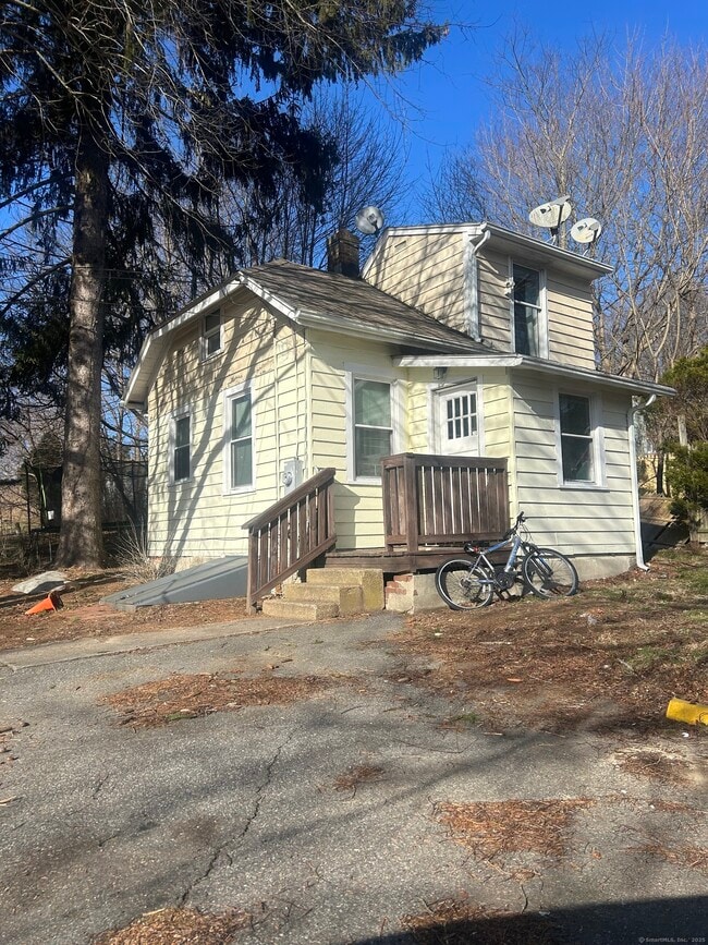 property at 8 Vivian St