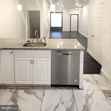 423 N 52nd St in Philadelphia, PA - Building Photo - Building Photo