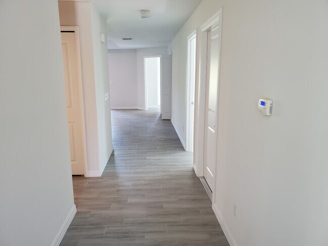 4740 13th St SW in Lehigh Acres, FL - Building Photo - Building Photo