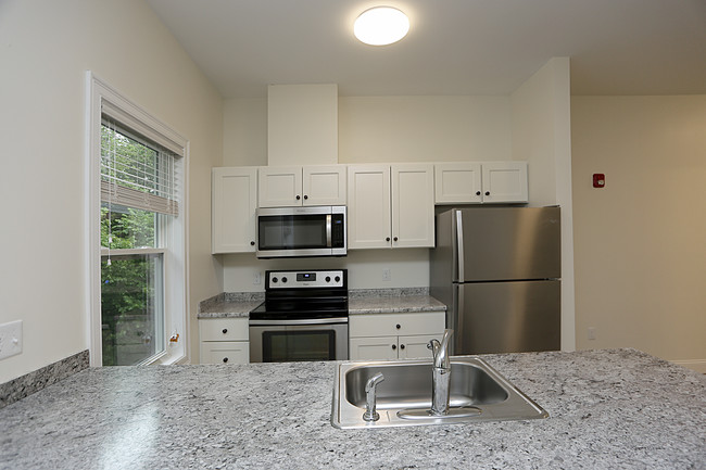 Griffin Road Apartments in Scarborough, ME - Building Photo - Interior Photo